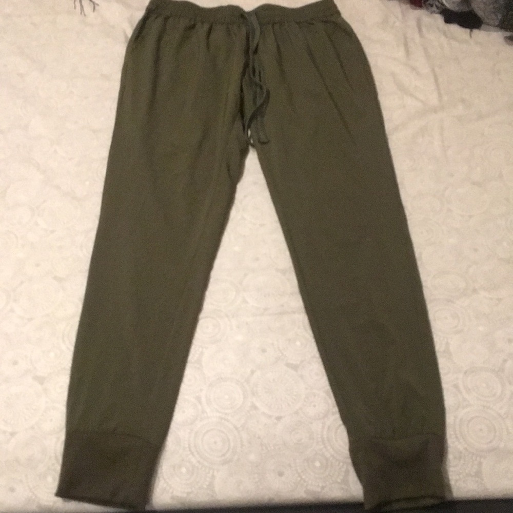 Green leggings